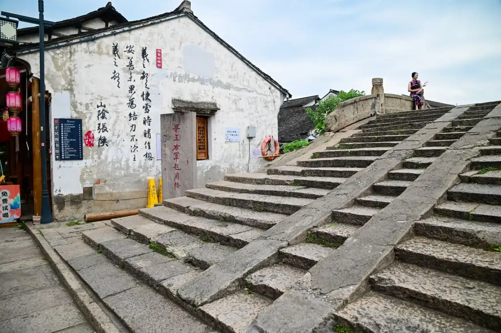 研发与技术服务对比：企业如何选择适合的软件开发合作伙伴